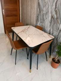 ✨ Table à manger moderne – Élégance & convivialité