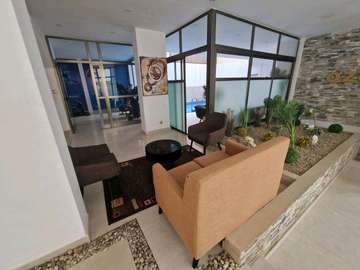 Très beau penthouse F6 au Virage