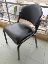Chaise bureau noir similicuir cadre métal stable