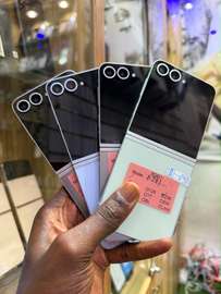 Samsung galaxy z flip 6 venant 256go ram 12go