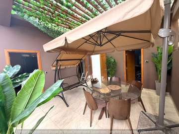 Villa R+2 meublée à louer à la Sicap baobab