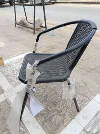 Chaise design noire maille respirante métal stable