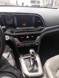 Hyundai Elantra 2018 full options