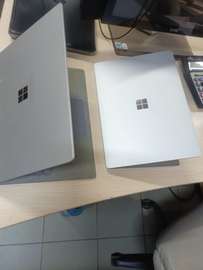 Macbook Microsoft Surface Laptop 13.5 i5 8Go 256Go Argent
