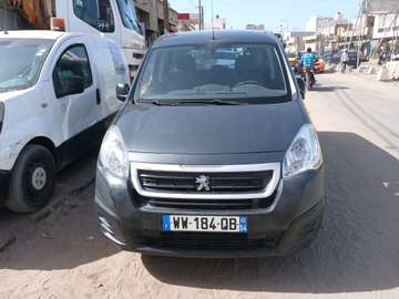 Peugeot Partner Diesel 5 portes Gris foncé