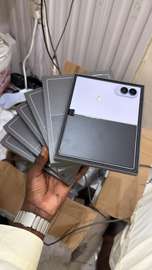 Samsung fold8 ( passeport) 256 giga