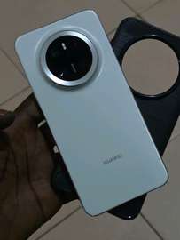 Huawei Mate 70 512GB 12GB ram 2sim