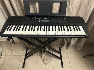 Clavier arrangeur Yamaha PSR-E383 – quasi neuf