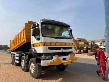 Camion Renault KERAX 400 12 Roues