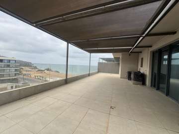 Duplex avec grand terrasse à louer aux Almadie corniche