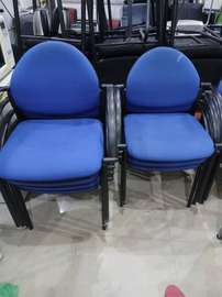 Chaises empilables bleu métal noir confort durable