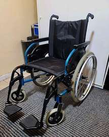 FAUTEUIL ROULANT BREEZY de qualité supérieure -