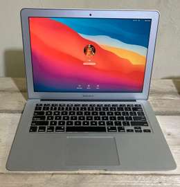 MacBook Air A1466  core i7/256g ssd//8g/2013