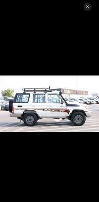 Toyota land cruiser 70 séries 2018 image 3