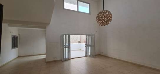 Vente Villa Cité Biagui /Produit atypique à gros potentiel. image 14