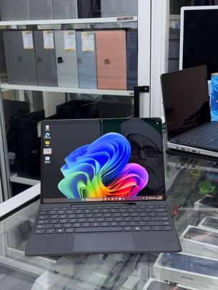Surface Pro 11 avec stylet image 2