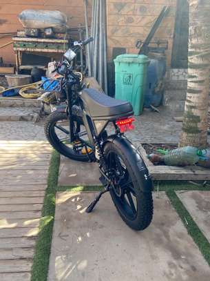 Vélo électrique premium – Type scooter – Neuf image 8