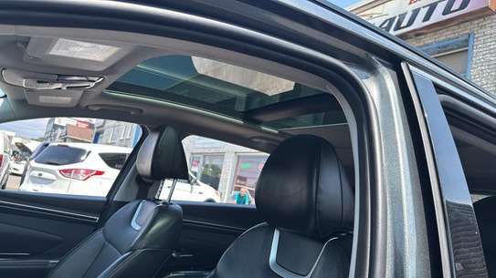 Hyundai Santa Fe image 11