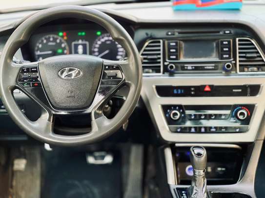 Hyundai sonata image 9