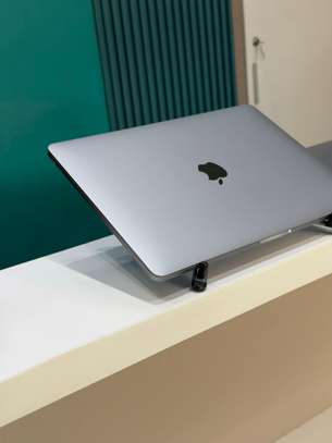 MacBook Pro 2017 image 3