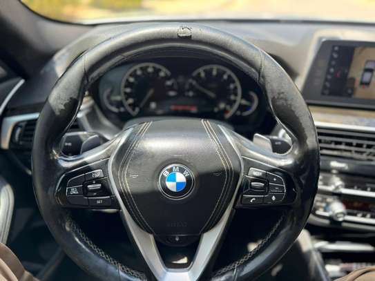 BMW* SERIE 5 530i* 🔘Année : *2017* image 11