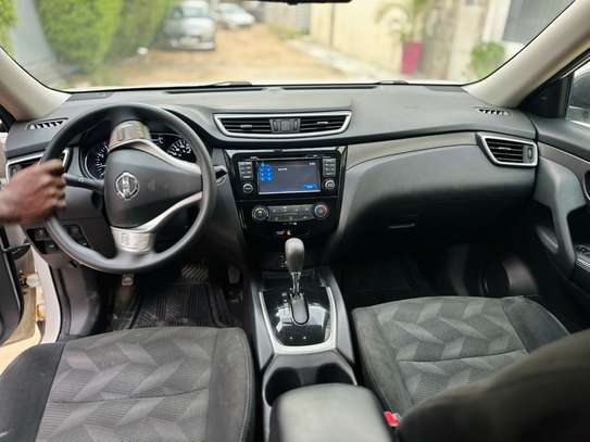 Nissan rogue année 2016 venant image 8
