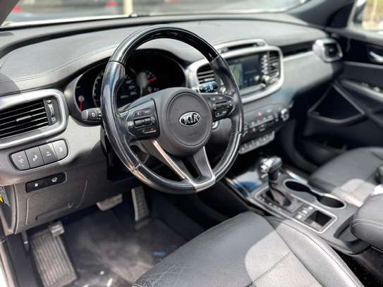Kia sorento EX image 10