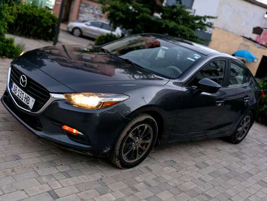 Mazda 3 2018 image 2
