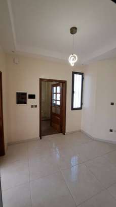 APPARTEMENTS F3 (2 CHAMBRES) A LOUER NGOR - ALMADIES image 4