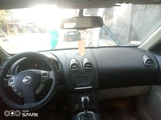 Nissan Rogue 4*4 image 2