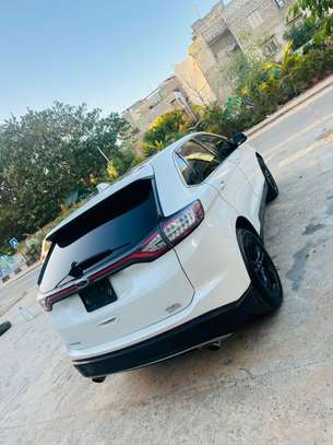 Ford Edge 2017 blanc jantes noires SUV spacieux image 7