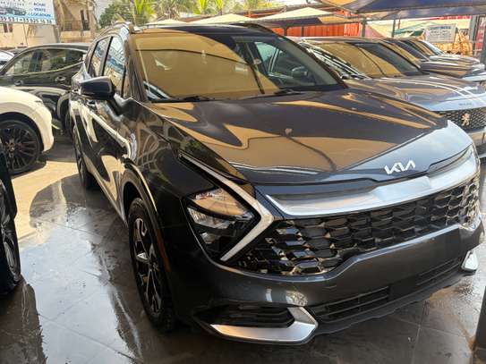 Kia Sportage 2023 SUV noir moderne et spacieux image 2