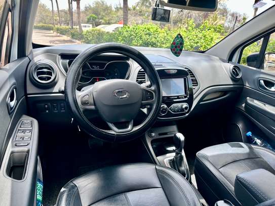 location Renault Qm3 image 5