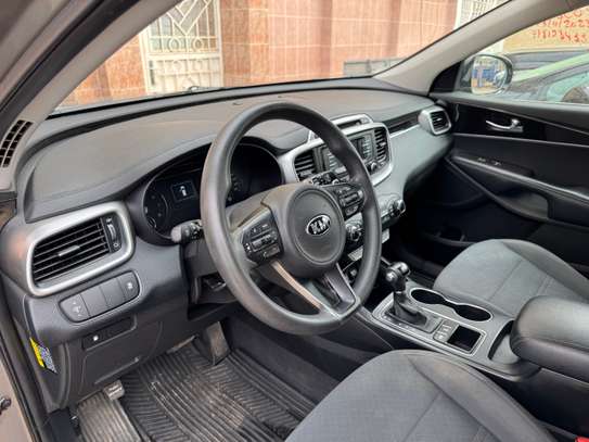 Kia Sorento AWD image 5