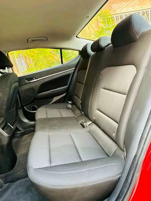 Hyundai Elantra 2018 image 9