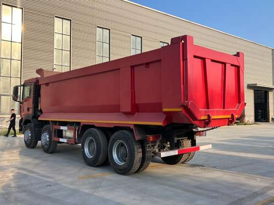 Howo TX 8X4 Dump truck  ´ image 5