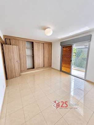 Villa R+1 à louer à Fann Résidence image 13
