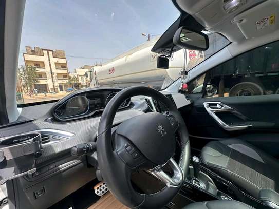 Peugeot 2008 image 7
