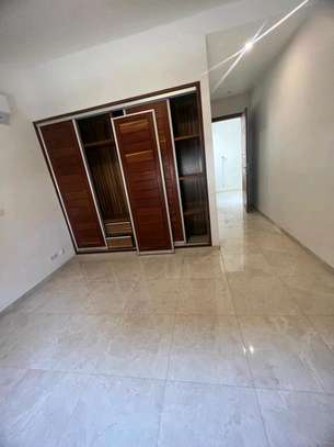 Appartement F4 de haut standing au virage image 5