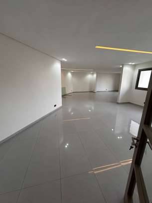 Très bel appartement F5 à louer aux almadies image 3