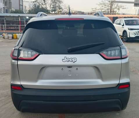 Jeep cherokee latitude 2019 image 6