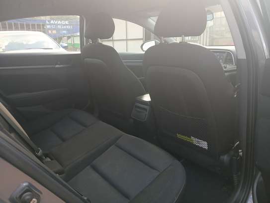 Hyundai Elantra 2017 image 5