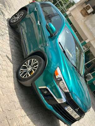 Mitsubishi outlander 2016 image 2