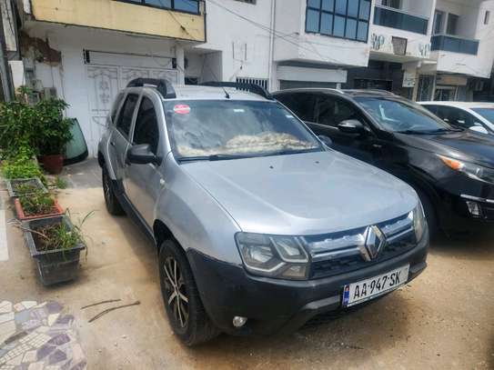 RENAULT DUSTER image 3