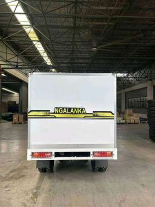 Ngalanka triporteur électrique utilitaire blanc sécurisé image 7