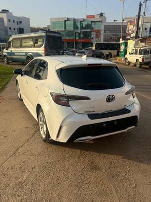 2020 Toyota Corolla SE HATCHBACK image 4