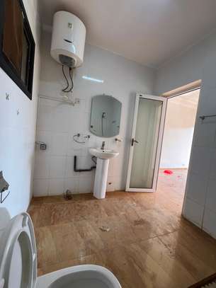 Magnifique appartement de type F4 à louer image 8