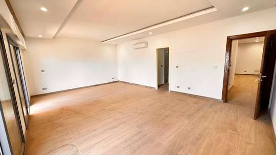 Villa à vendre aux Almadies Recasement 1 image 6
