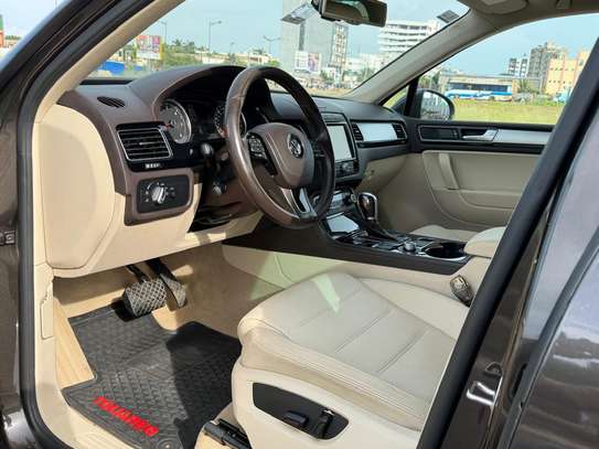 VW Touareg Legend V6 TDI 2018 image 4