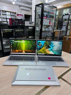 Hp elitebook 840 G8 image 5
